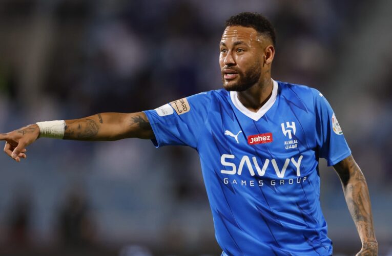 تمنى فيها عودة نيمار للملاعب.. هكذا ردّ نادي الهلال والنجم البرازيلي على تغريدة مشجع