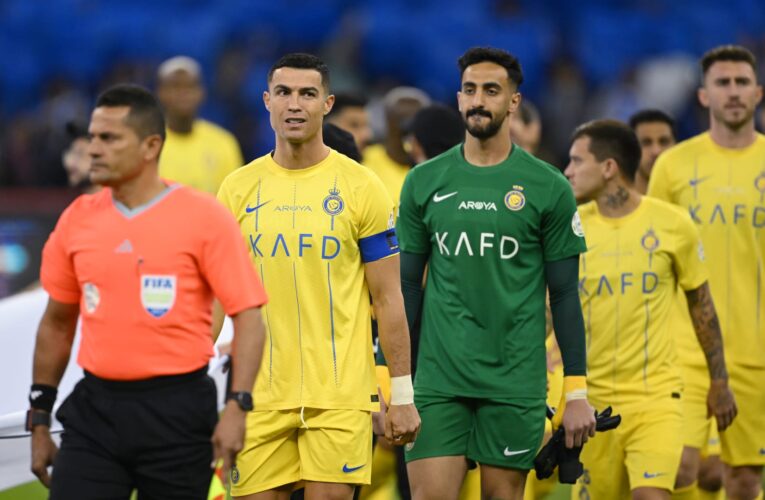 “رونالدو يريد أن يكون معنا ولكن”.. مدرب النصر يوضح سبب استبعاد النجم البرتغالي عن الفريق