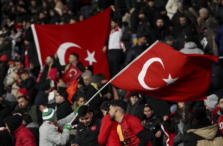 أزمة جديدة في الدوري التركي.. فريق ينسحب من مباراة لهذا السبب