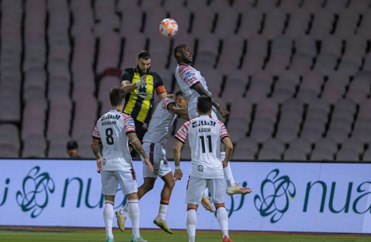 ترك مرماه.. تفاعل مع لقطة لحارس الرائد خلال مباراة الفريق مع اتحاد جدة في الدوري السعودي