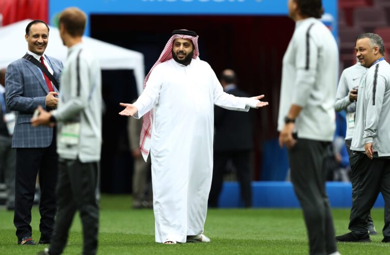 “باستخدام تقنية محاكاة طيف الشمس”.. تركي آل الشيخ يعلق على إنجاز العمل بملعب “المملكة أرينا” وسط تفاعل
