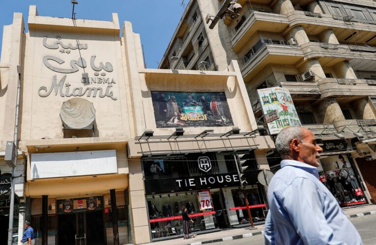 منافسة قوية بين “أبو نسب” و”الإسكندراني” على شباك تذاكر السينما المصرية.. وطارق الشناوي يعلق