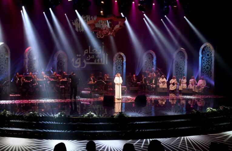 السعودية.. تفاعل على تصريحات الفنان محمد عبده بأن “النجوم نزلت من السماء إلى أرض الرياض”