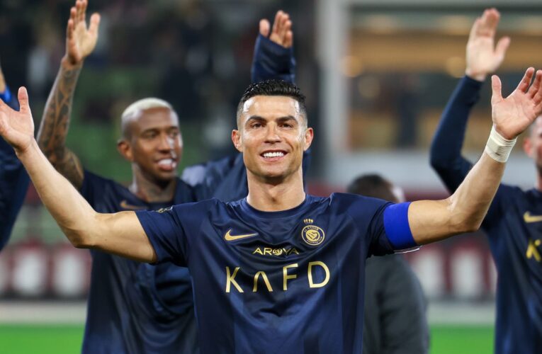لاعبو نادي النصر يفاجئون كريستيانو رونالدو خلال معسكر الصين.. هذا ما فعلوه