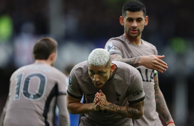 الدوري الإنجليزي.. تصرف “لافت” من ريتشارليسون بعد تسجيله هدفاً في مرمى فريقه السابق
