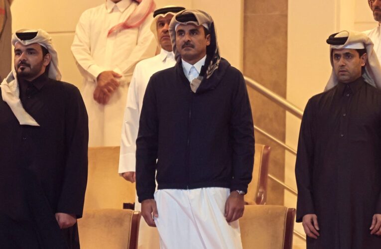 بعد تأهل قطر إلى نصف نهائي كأس آسيا.. تفاعل على فرحة أمير البلاد من المدرجات