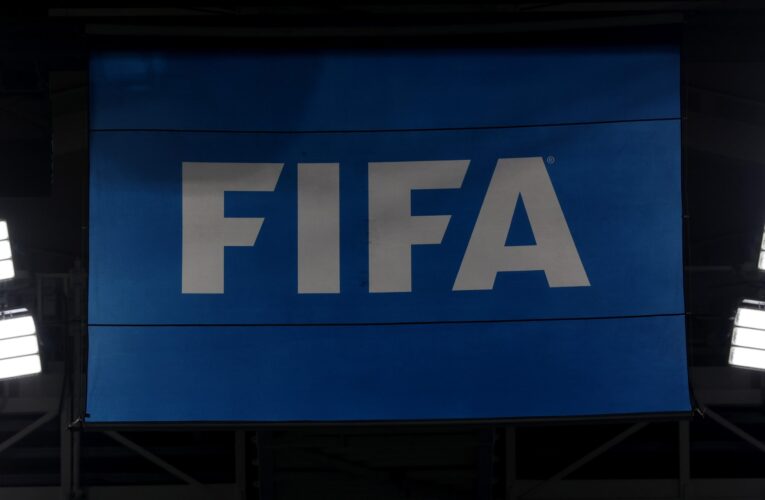 “فيفا” يكشف عن أرقام قياسية في فترة الانتقالات الشتوية.. كم بلغت رسوم الصفقات؟