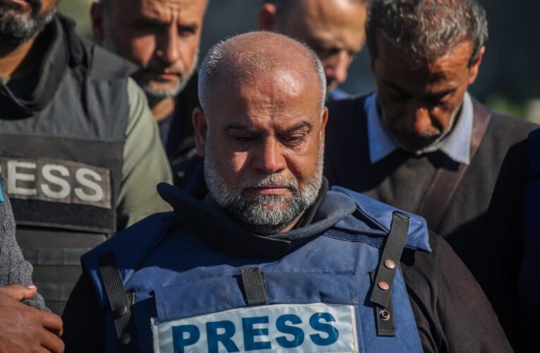 بهذه الطريقة.. كرّم نادٍ تشيلي لكرة القدم الصحفي وائل الدحدوح