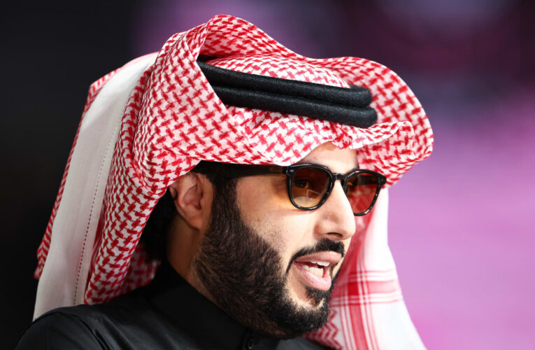 تركي آل الشيخ يعلن مكافأة مالية للفريق الفائز في مباراة الأهلي والزمالك بكأس مصر