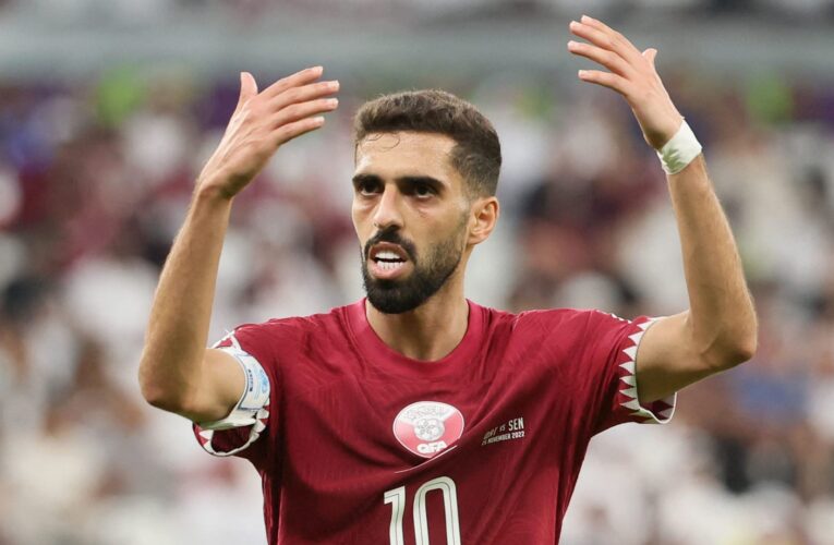 متابعون يتغنون بالمسيرة الدولية لحسن الهيدوس بعد اعتزاله اللعب مع منتخب قطر.. هكذا جاءت التعليقات