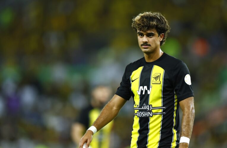 “جوتا” يتصدر مشهد مباراة اتحاد جدة والفتح في الدوري السعودي.. هكذا جاءت تعليقات المتابعين على أدائه