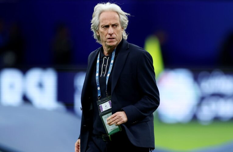 السعودية.. “رقصة” مدرب الهلال بعد الفوز على اتحاد جدة تثير تفاعلاً