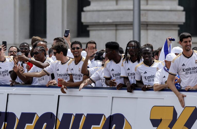 تفاعل مع “رقصة” كامافينغا وأنشيلوتي خلال احتفال ريال مدريد بتحقيق لقب الدوري الإسباني