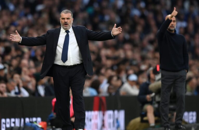 بعد تشجيعهم للمنافس ضدّ فريقهم.. تعليق “غاضب” من بوستيكوغلو عن جماهير توتنهام