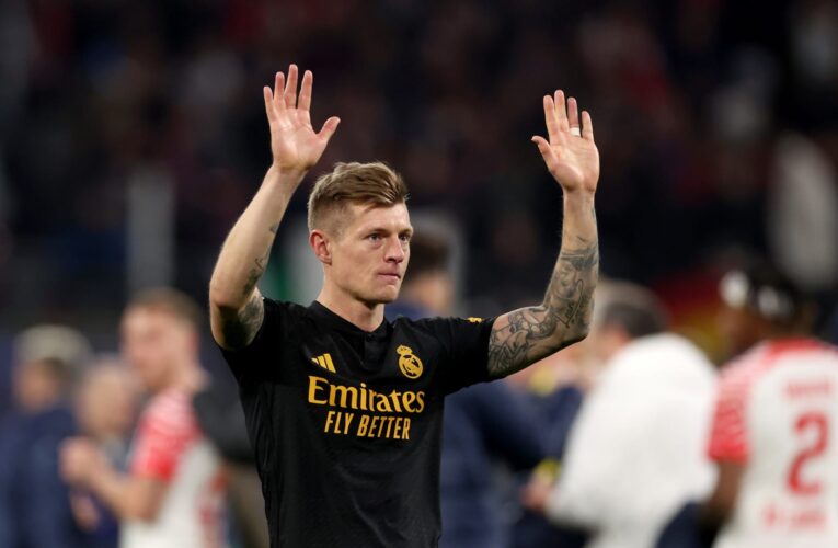 توني كروس في المشهد الأخير.. لعب بهدوء “عازف بيانو في عشاء رومانسي” وأثار عواصف جدل داخل وخارج الملعب