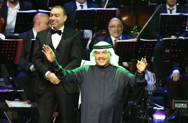 بعد إعلانه الخضوع للعلاج الكيماوي.. الفنان السعودي محمد عبده يكشف عن تطورات حالته الصحية