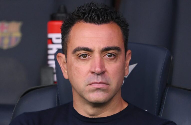 برشلونة يُقيل تشافي بعد دوامة من التقلبات.. وأنباء عن خليفته في “كامب نو”