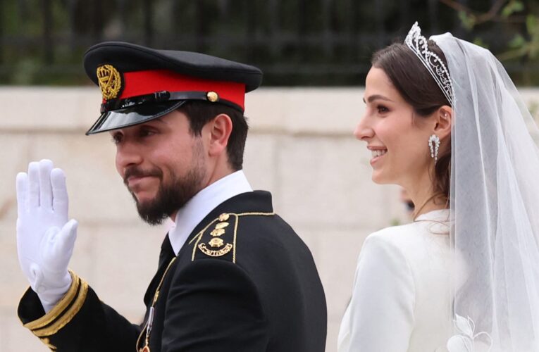 ولي عهد الأردن يوضح هوايته المفضلة وشعوره والأميرة رجوة بقرب قدوم مولودهما