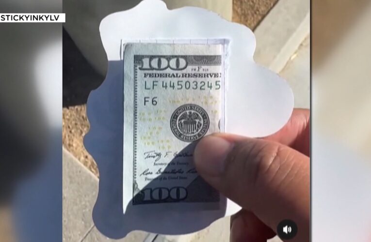 بطريقة مختلفة ونادرة.. شاهد ما فعله هذا التاجر لجذب الزبائن والمتابعين