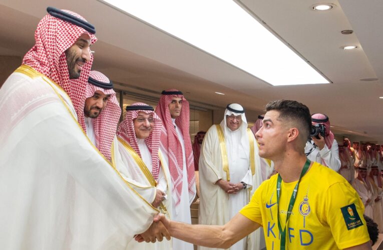 السعودية.. تفاعل مع لقطة لرونالدو ومحمد بن سلمان بعد مباراة النصر والهلال