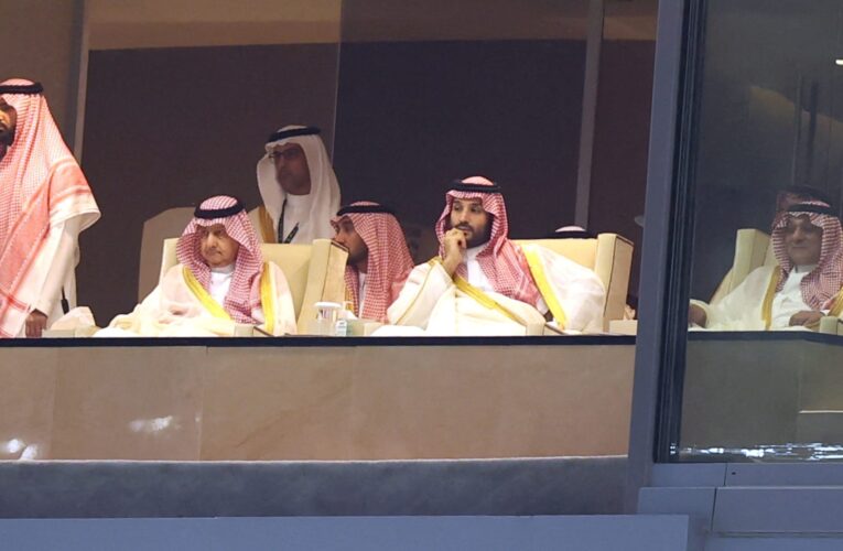 السعودية.. العدسة ترصد محمد بن سلمان بلقطات في ملعب نهائي الهلال والنصر