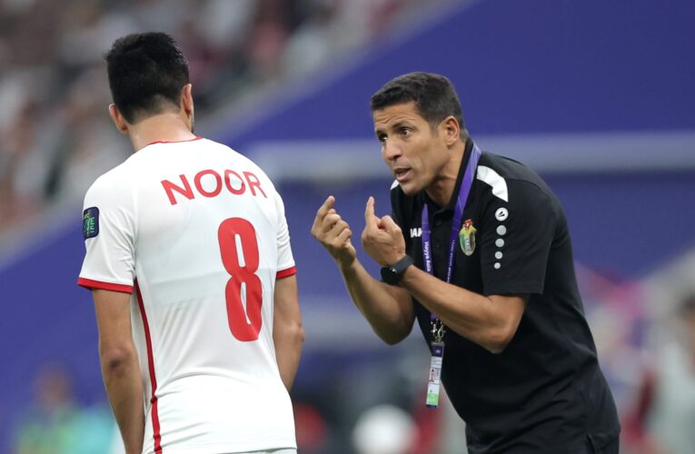 منتخب الأردن يودّع الحسين عموتة بهذه الكلمات.. ويكشف عن بديله