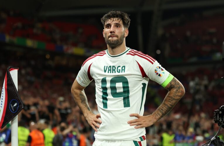 تصدر مشهد يورو 2024.. تصرف لافت من لاعب المجر مع الجهاز الطبي بعد إصابة زميله
