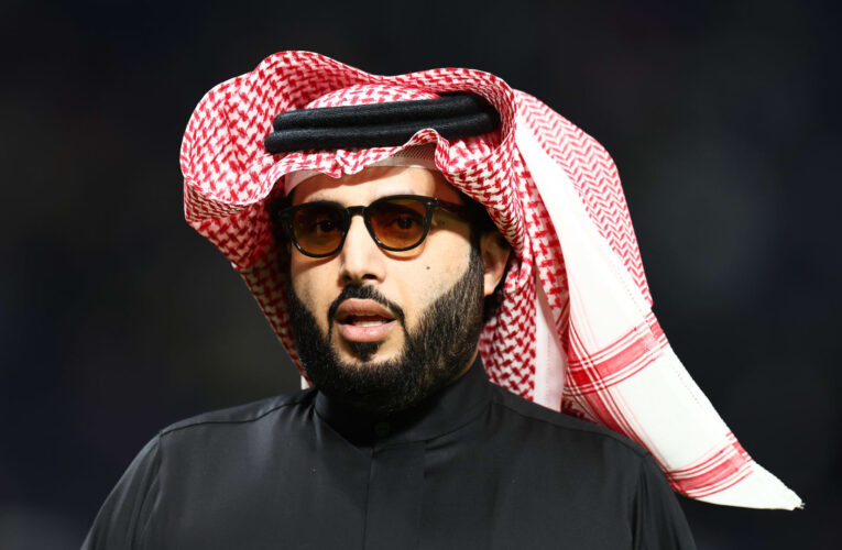 تركي آل الشيخ يعلن استضافة “موسم الرياض” لنهائي كأس السوبر الإفريقي