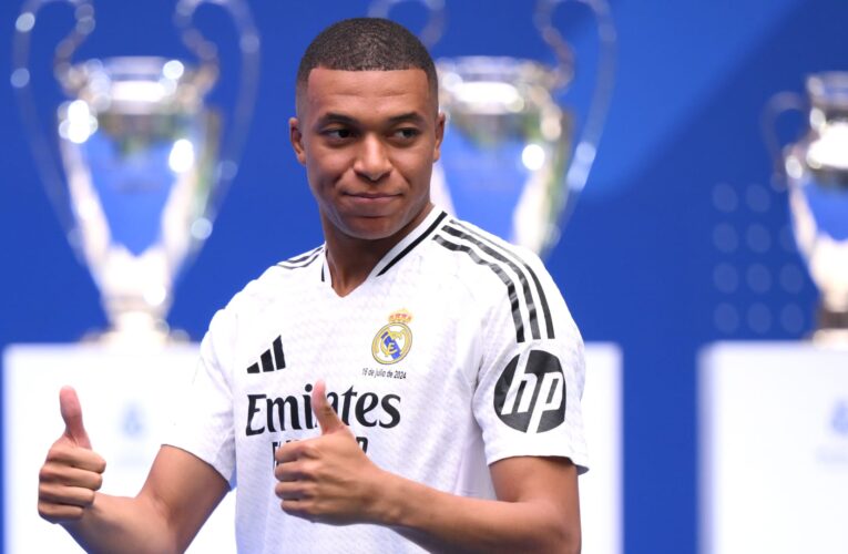 فيديو تقليد مبابي لرونالدو خلال حفل تقديمه كلاعب في ريال مدريد يثير تفاعلاً