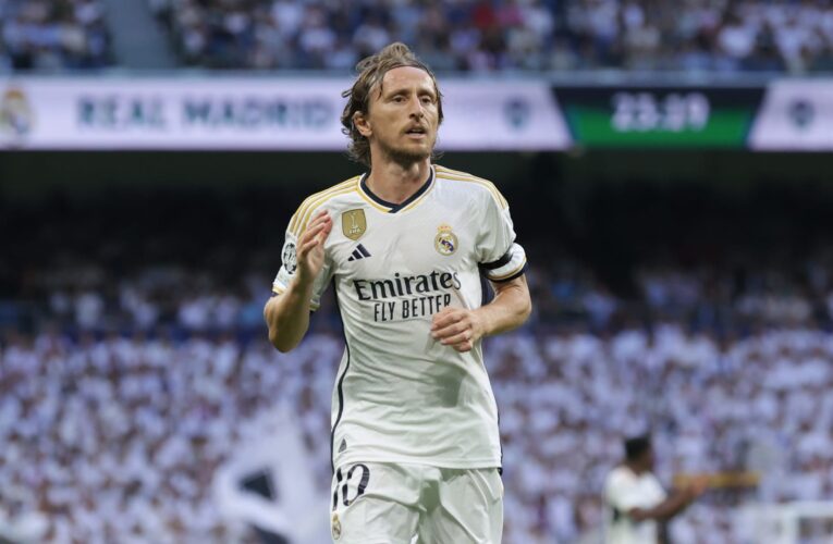 رسميًا.. ريال مدريد يحسم مستقبل مودريتش مع النادي