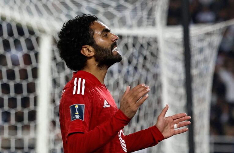 مصر.. تدخل الشيبي على الشحات يُشعل غضبا وهذا ما كتبه اللاعبان بعد المباراة المشحونة