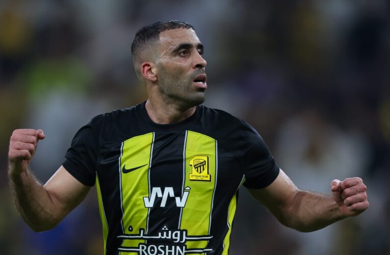 أول تعليق من عبدالرزاق حمدالله بعد رحيله عن اتحاد جدة السعودي