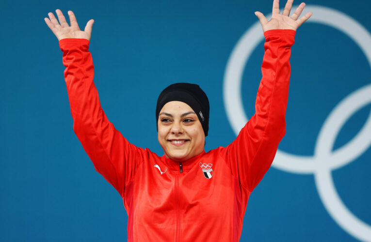 مصر.. رد فعل سارة سمير بعد فوزها بالميدالية الفضية يثير تفاعلاً