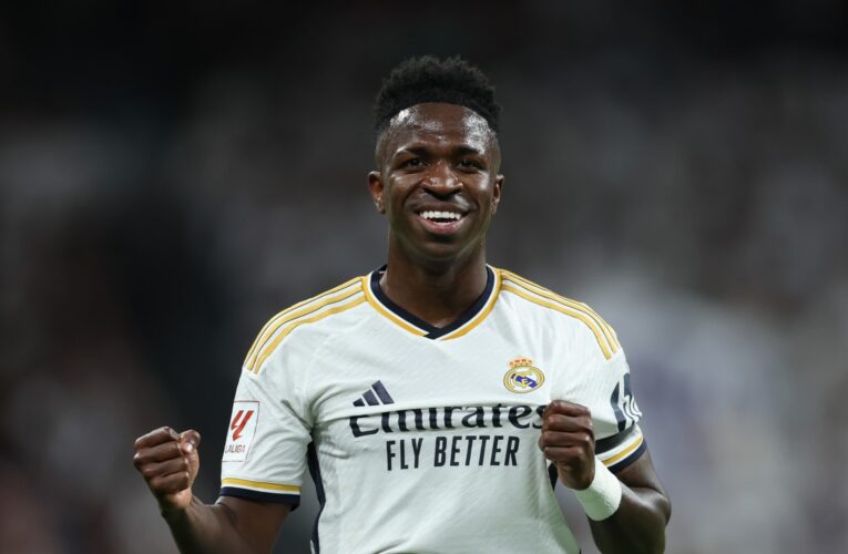 مدرب ريال مدريد يوضح حقيقة عرض مليار دولار على فينيسيوس للعب في السعودية
