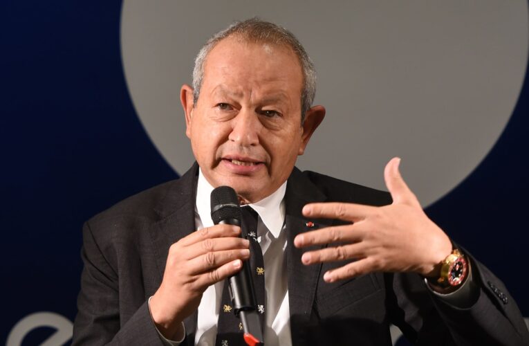 “من دعاة التنوير والحرية”.. تفاعل على رد نجيب ساويرس حول رأيه في الإعلامي إبراهيم عيسى مؤلف فيلم “الملحد”