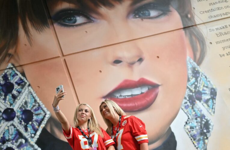 لم تتطرق إلى محطة فيينا الملغاة.. تايلور سويفت تستأنف جولتها الموسيقية من لندن