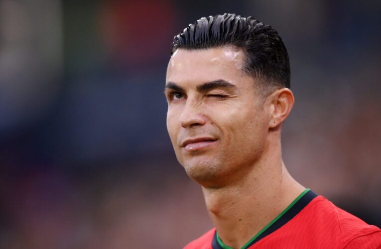 جمع 5 ملايين مشترك في 5 ساعات.. هكذا قدم رونالدو جورجينا لمتابعيه على يوتيوب