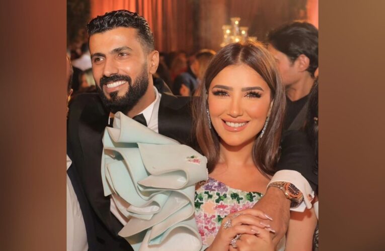 مي عمر تحتفل بعيد ميلاد زوجها محمد سامي في أجواء رومانسية