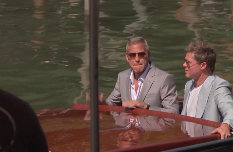 شاهد كيف فاجأ جورج كلوني وبراد بيت المعجبين خلال العرض الأول لفيلمهما