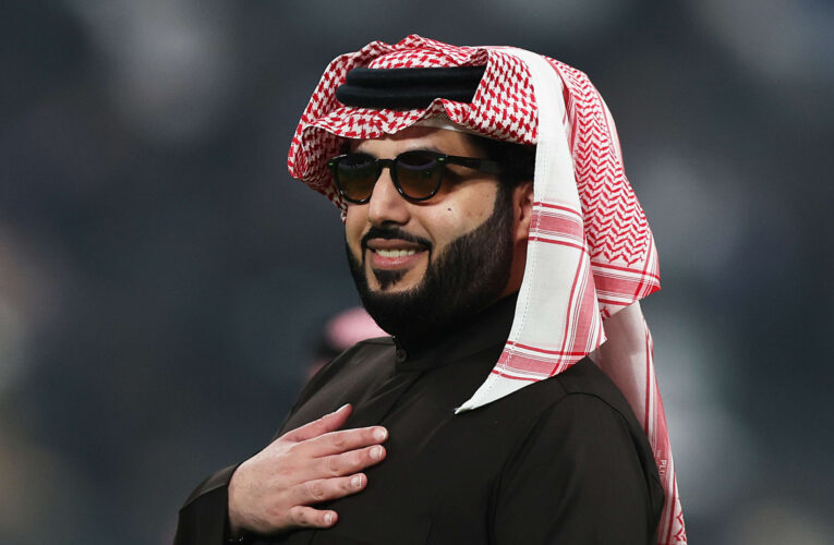 “المواجهة التاريخية”.. تركي آل الشيخ يعلق على نهائي كأس السوبر الإفريقي بين الأهلي والزمالك ونفاد جميع التذاكر