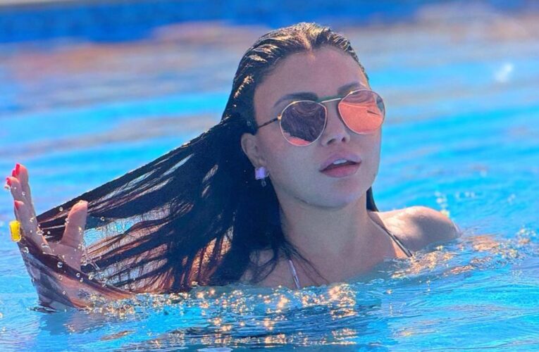 هيفاء وهبي تستمع بوقتها بالساحل الشمالي بعد حفلها الأخير في كفر الشيخ