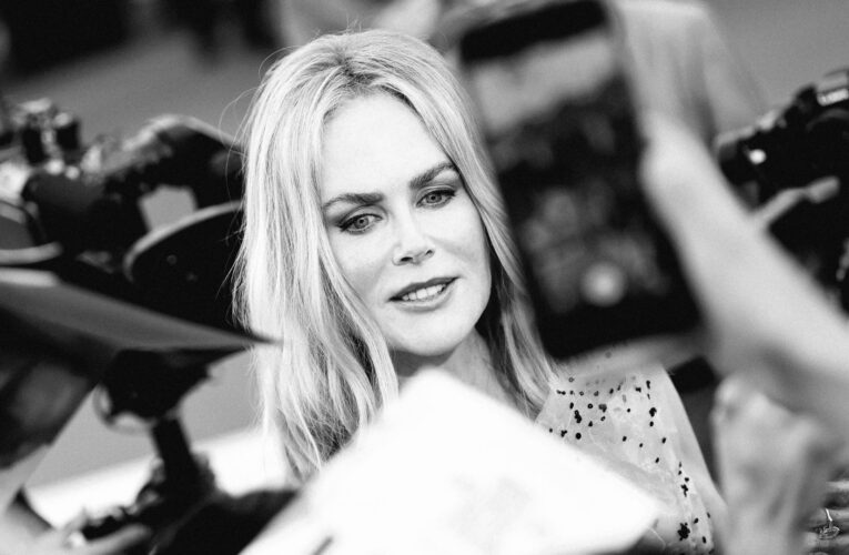 نيكول كيدمان “أفضل ممثلة” بمهرجان فينيسيا.. لكن فرحتها بالجائزة لم تكتمل