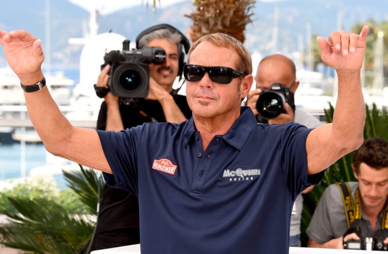 سار على خطا والده.. وفاة الممثل تشاد ستيف ماكوين عن عمر 63 عاما