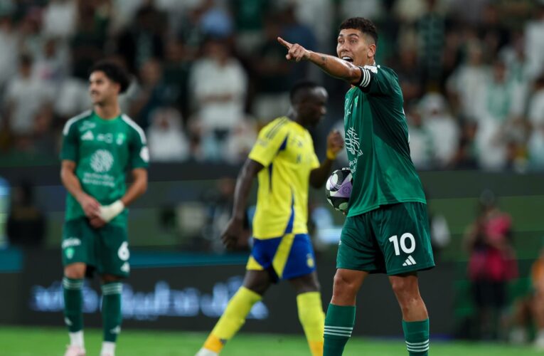 السعودية.. لقطة بين ماني وفيرمينو من مباراة النصر والأهلي “تخطف الأنظار”