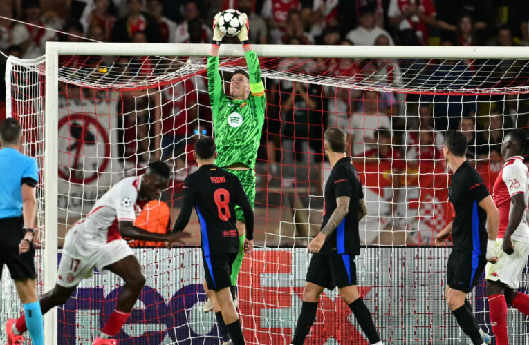 دوري أبطال أوروبا: برشلونة يتجرع الهزيمة.. ولا أهداف في مباراة أرسنال وأتالانتا