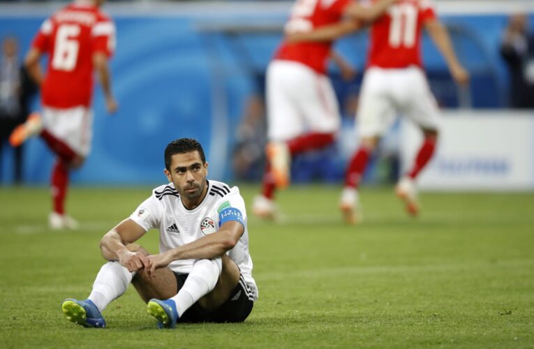 مصر.. أحمد فتحي يعلن اعتزاله كرة القدم.. ويوجّه رسالة لجماهير الأهلي