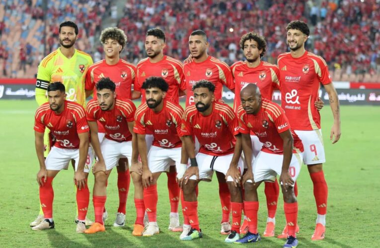 “أفتكرته جنط سيارة”.. ميدو يعلّق ساخرا على سقوط قاعدة درع الدوري المصري أثناء تتويج النادي الأهلي