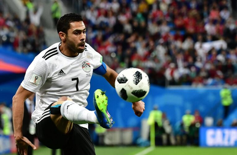 مصر.. هذا ما كتبه محمد صلاح بعد إعلان أحمد فتحي اعتزاله