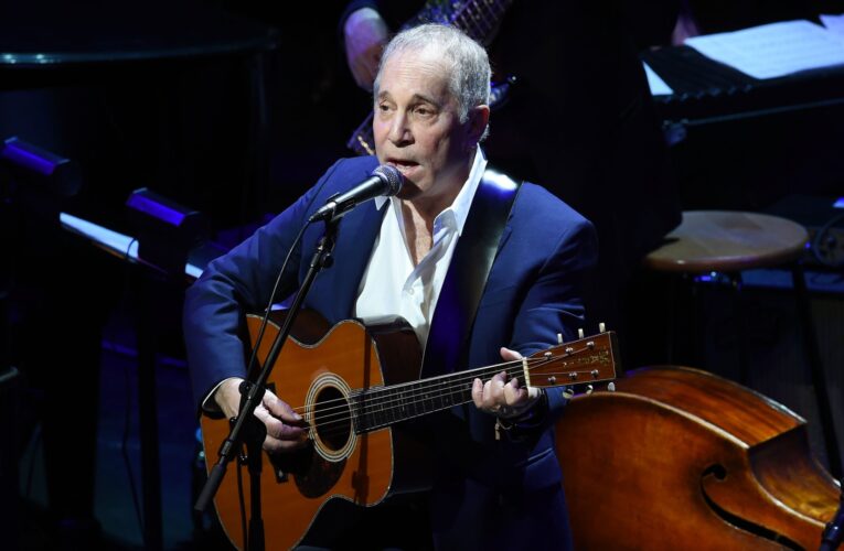 بول سايمون يروي حكاية إلهامه “الفريدة” لمقطوعة “المزامير السبعة”