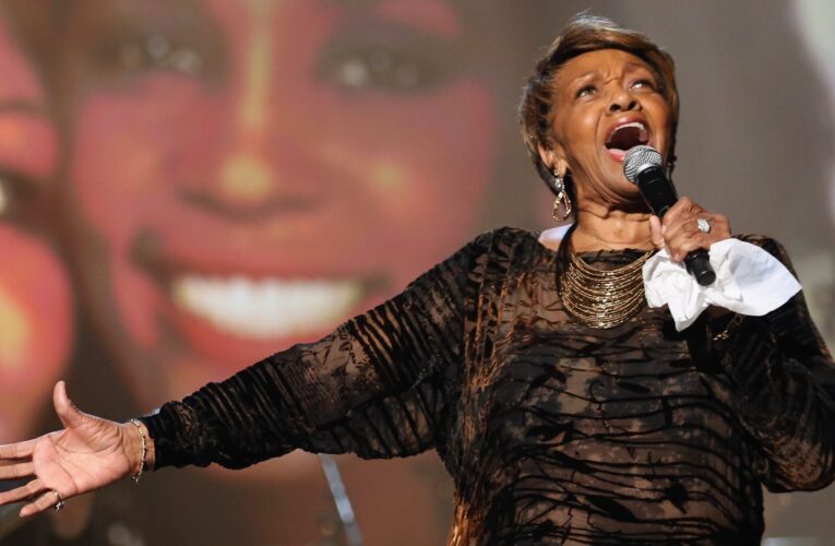 وفاة المغنية سيسي هيوستن والدة الراحلة ويتني هيوستن
